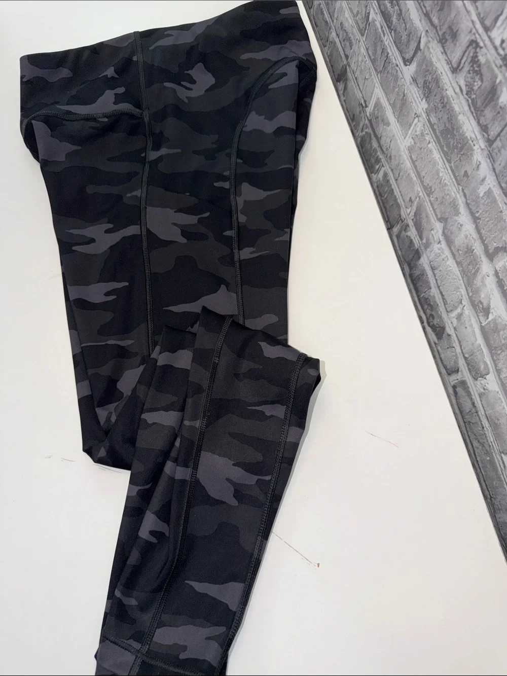 Athleta Camo Leggings - Black/Grey Stretch Bottoms